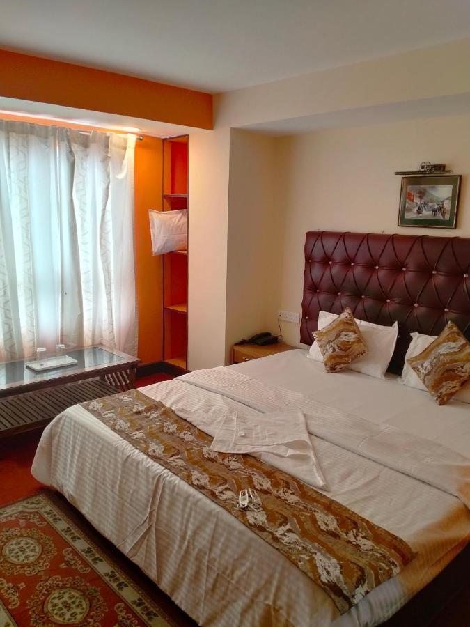Oyo 12370 Royal Sarava Hotel ดาร์จีลิง ภายนอก รูปภาพ