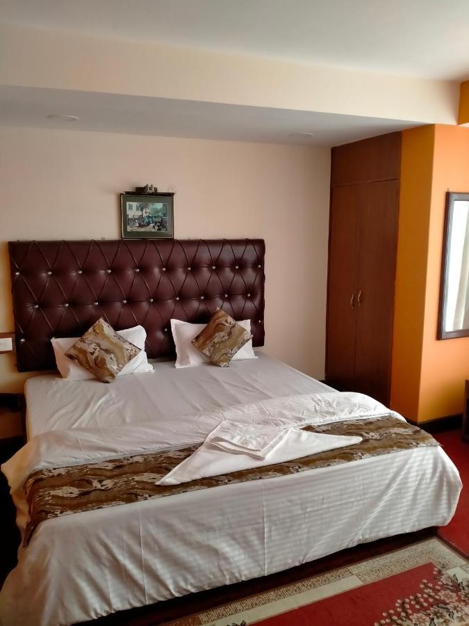 Oyo 12370 Royal Sarava Hotel ดาร์จีลิง ภายนอก รูปภาพ