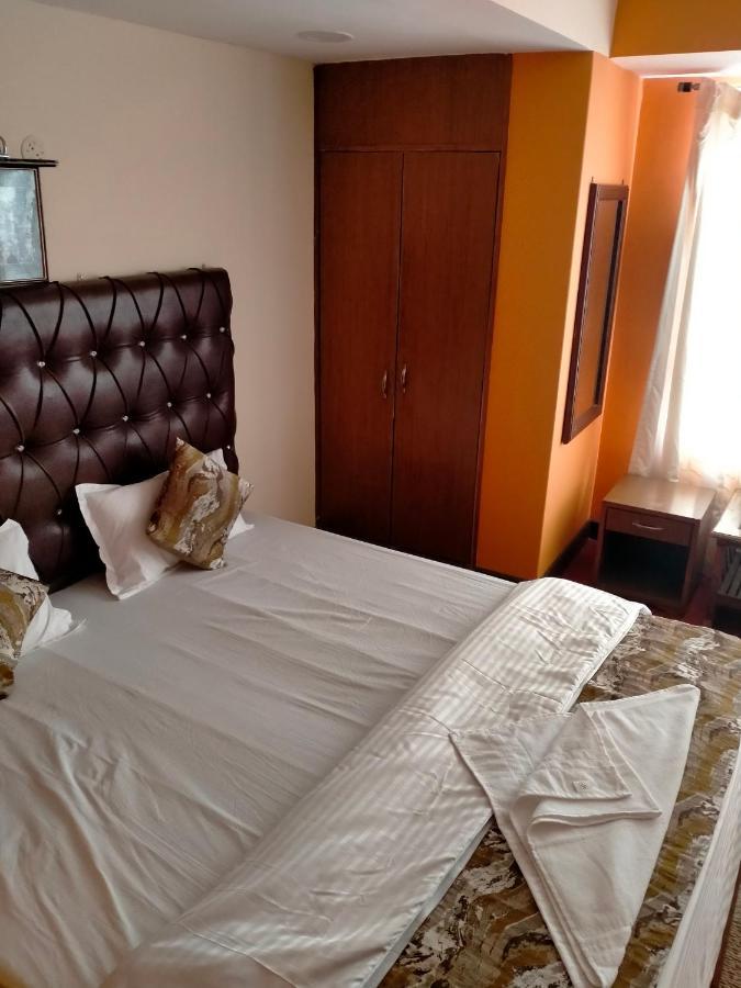 Oyo 12370 Royal Sarava Hotel ดาร์จีลิง ภายนอก รูปภาพ