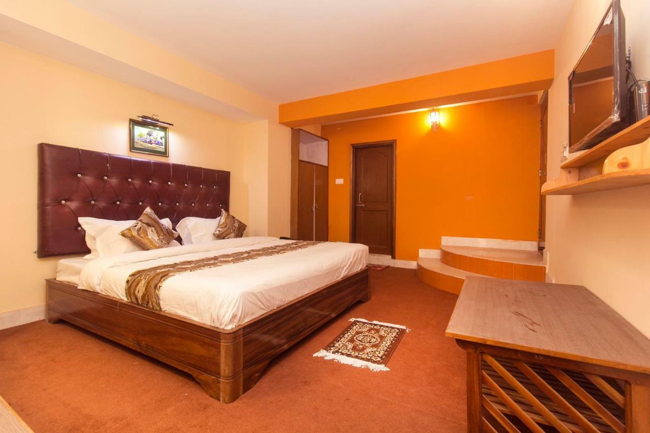 Oyo 12370 Royal Sarava Hotel ดาร์จีลิง ภายนอก รูปภาพ